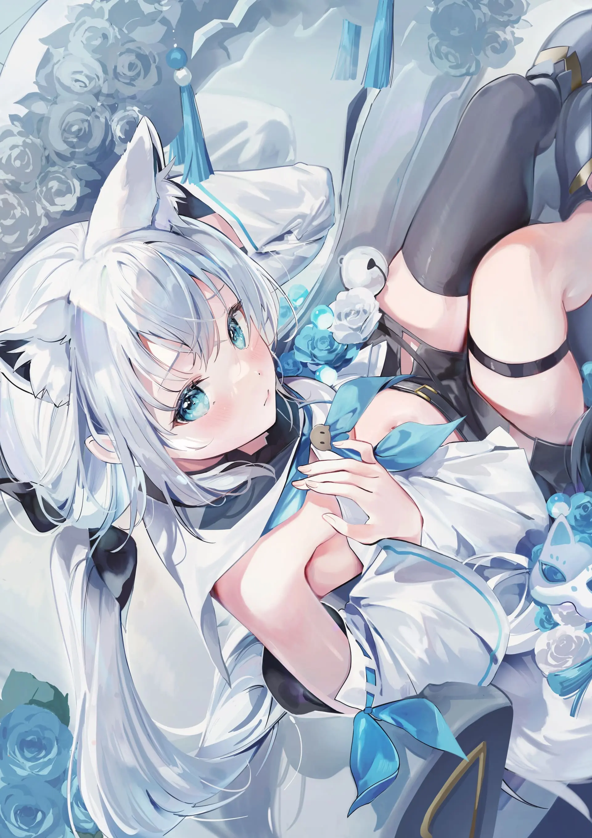 白发少女与身边的小白兽